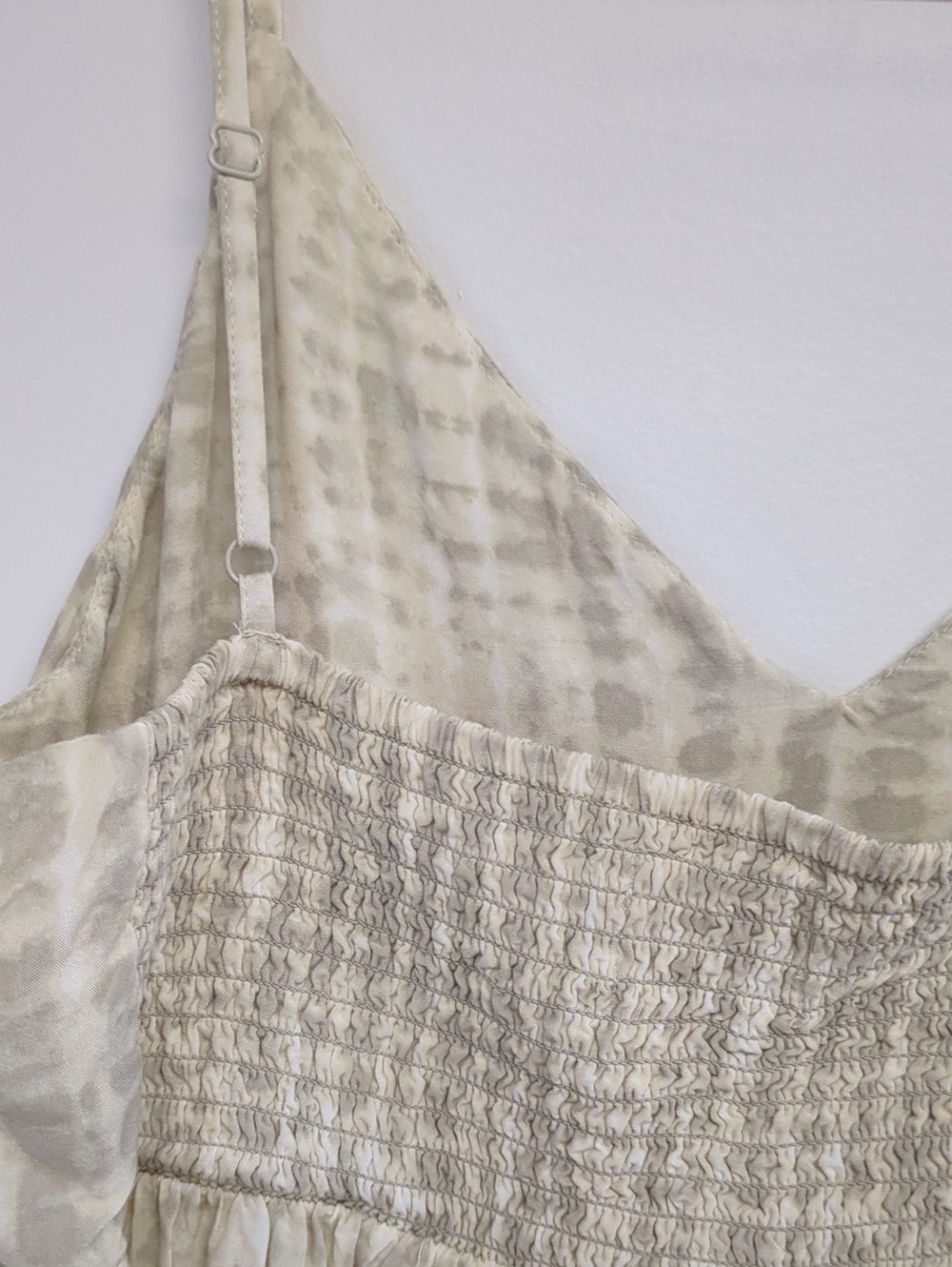 Old Navy Snakeskin Tiered Tank Neutral Tones Size Medium - Picture 7 of 8